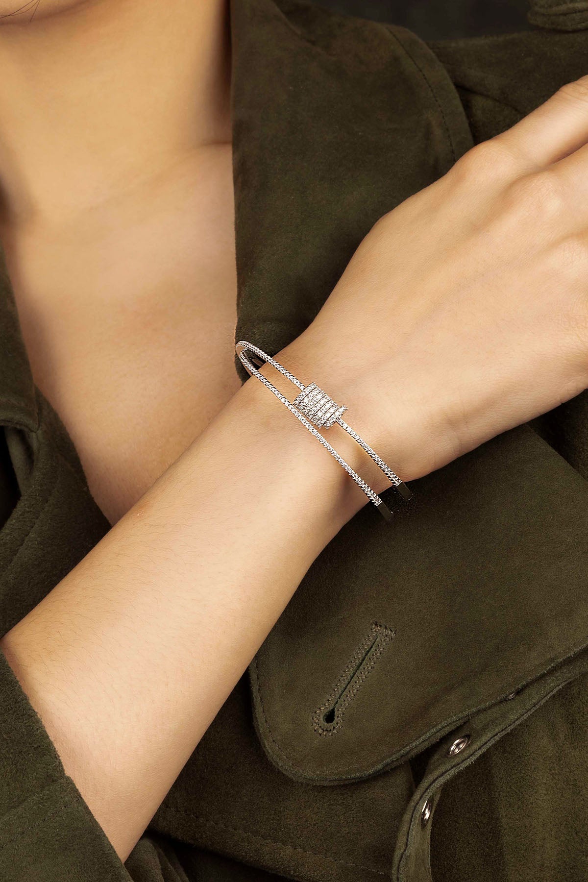 Cuff with Sliding Rings